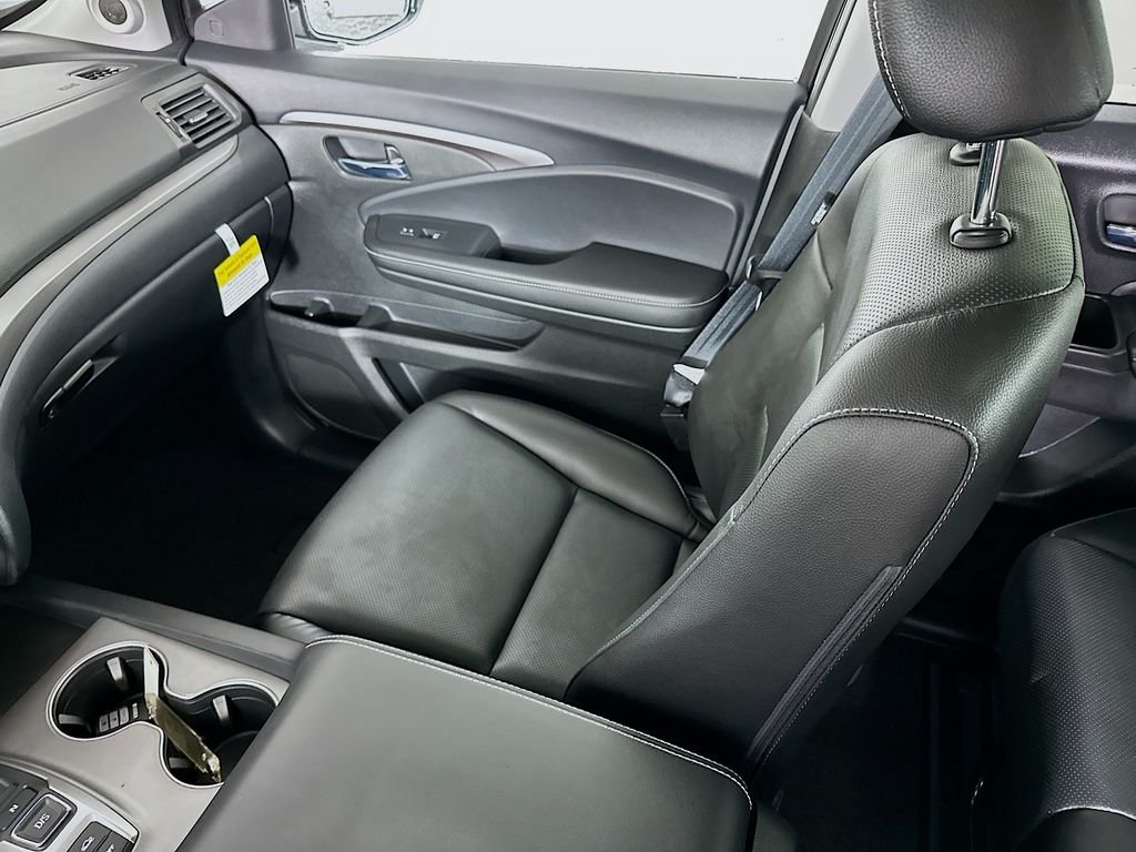 New 2026 Crystal Black Pearl Honda RTL image 23