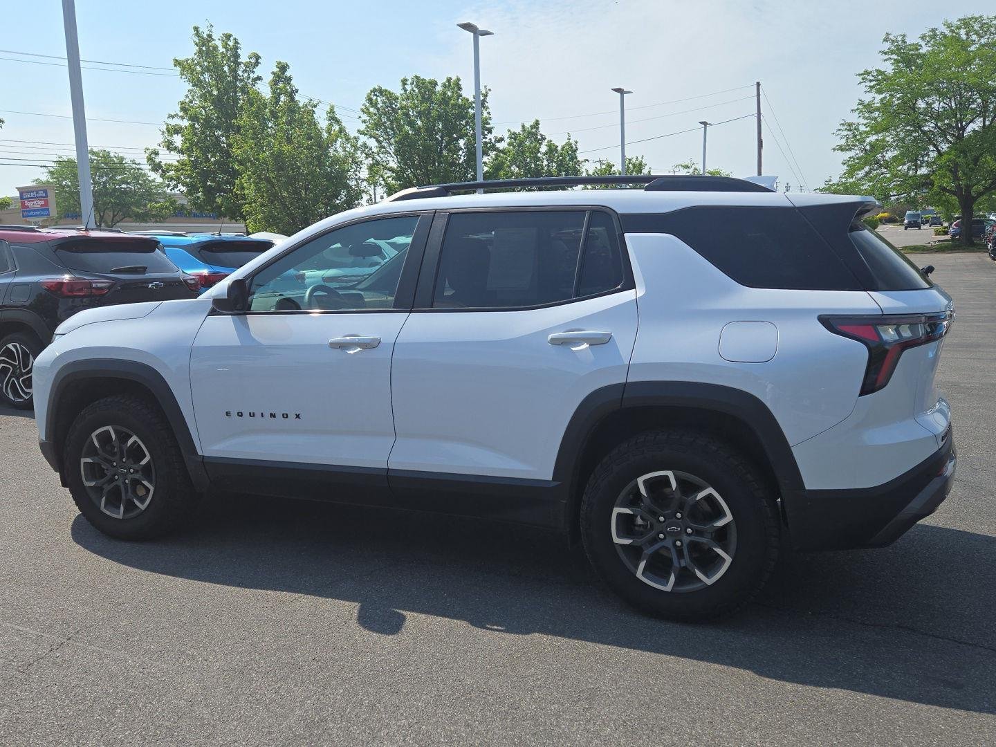 Used 2026 Polar White Tricoat Chevrolet AWD ACTIV image 3
