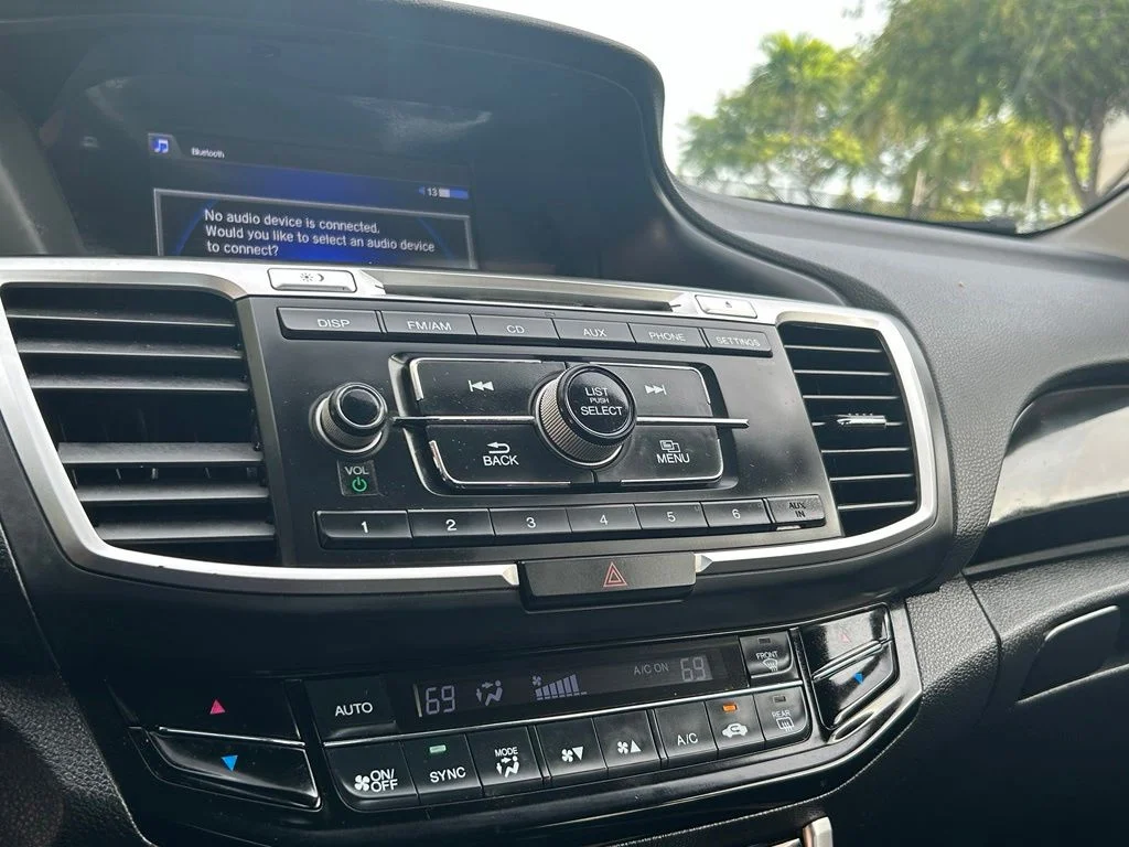 Used 2016 Gray Honda LX image 20