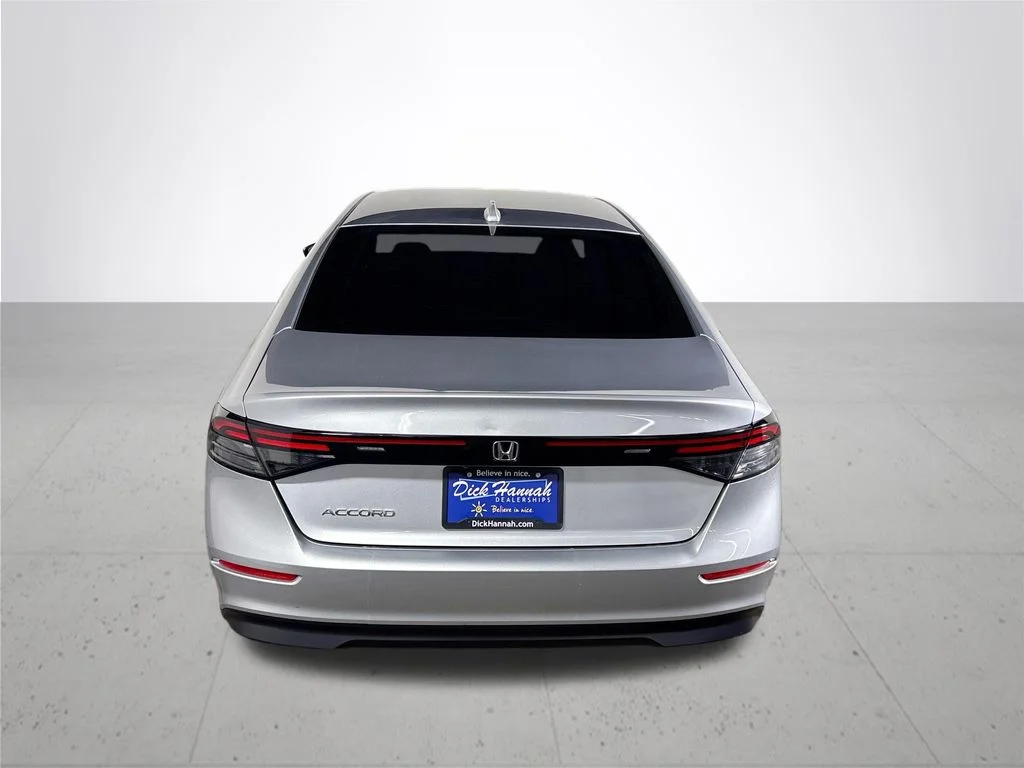 Used 2023 Lunar Silver Metallic Honda LX image 7