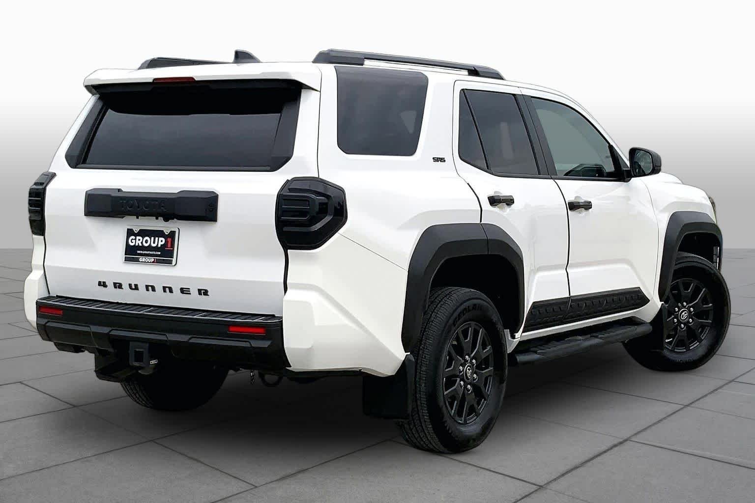 Used 2025 Ice Cap Toyota SR5 image 13