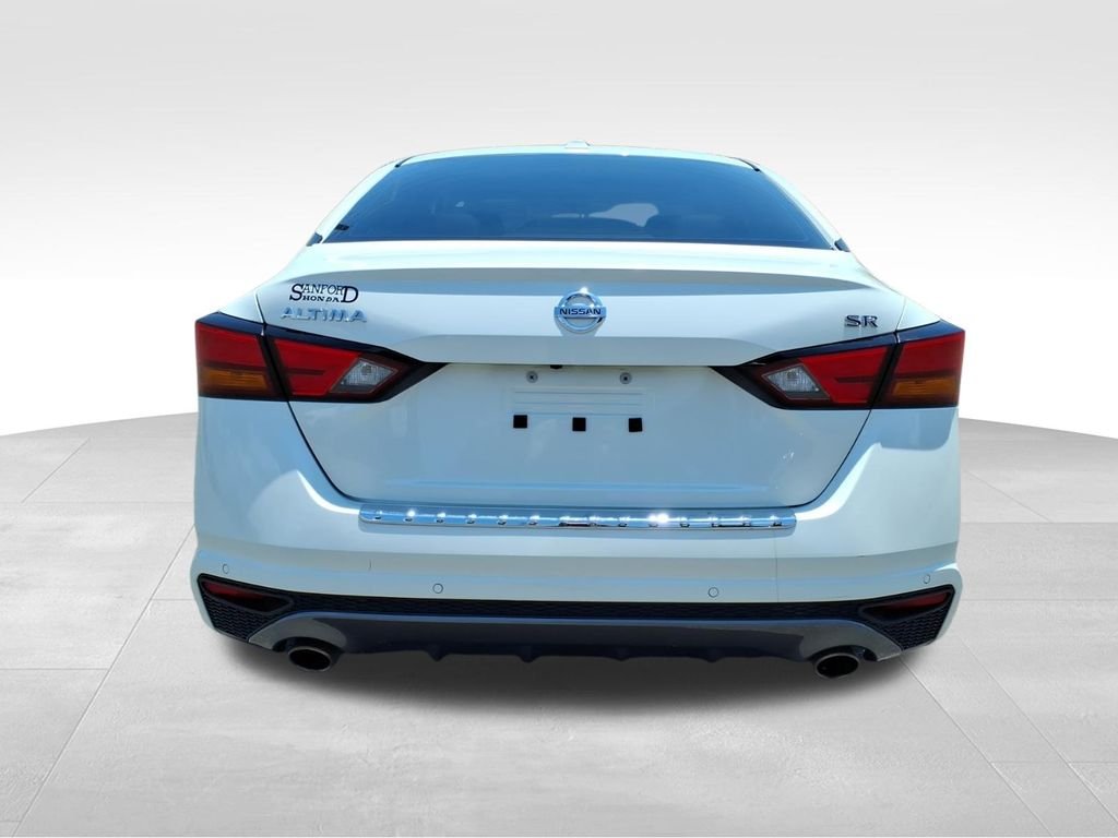 Used 2022 Pearl White Nissan 2.5 SR image 24