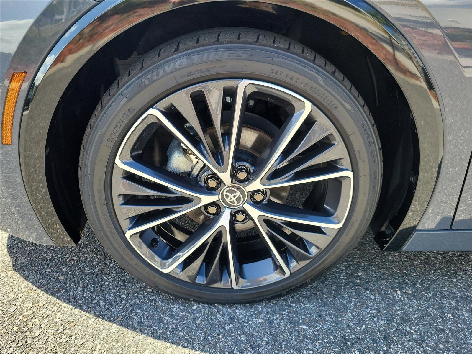 Used 2025 Guardian Gray Toyota Limited image 6