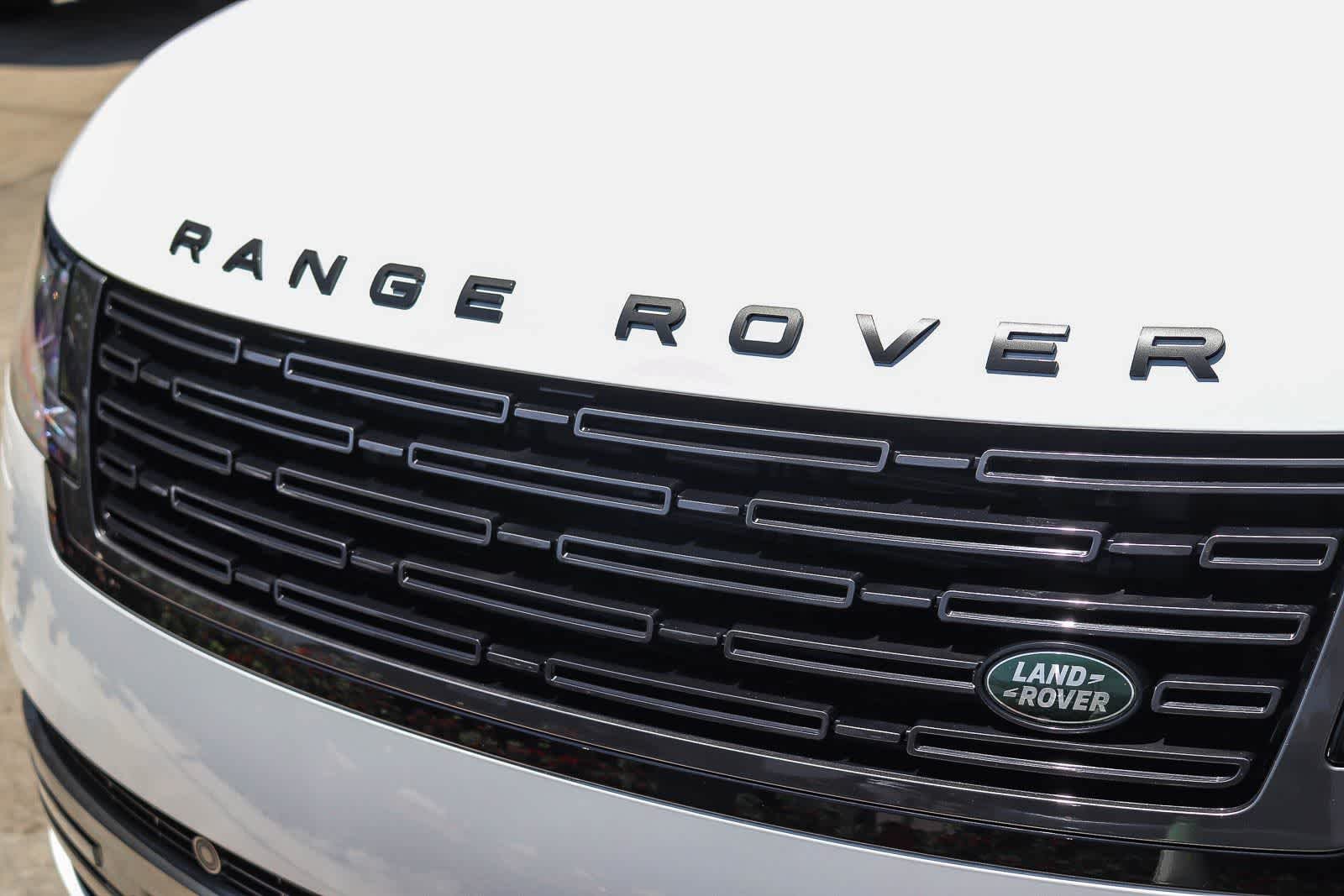 New 2026 Fuji White Land Rover SE image 11
