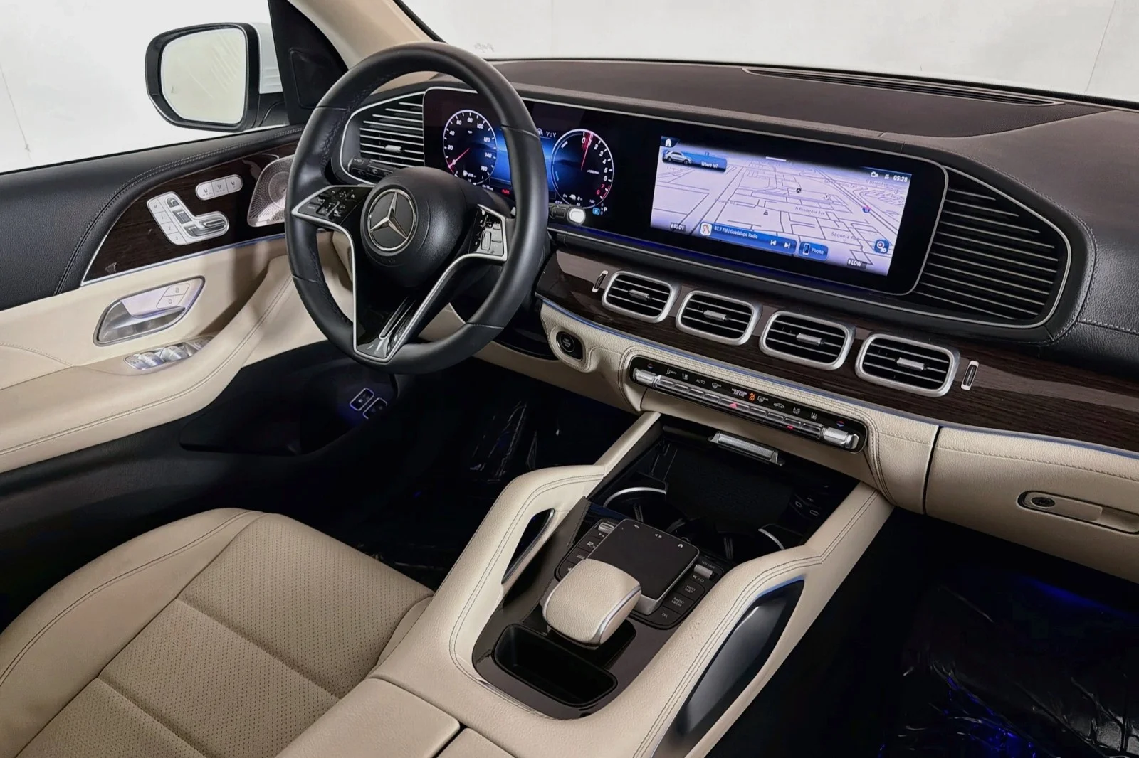 Certified Used 2024 Polar White Mercedes-Benz 450e image 16