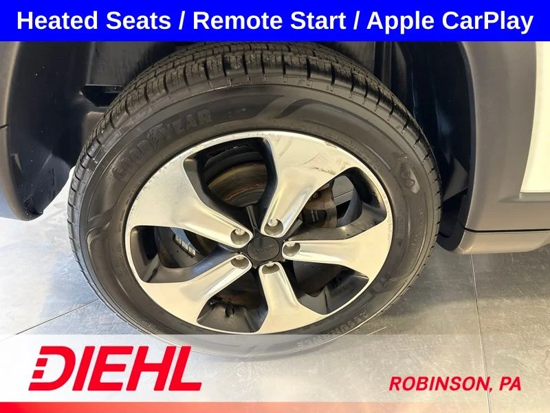 Used 2018 White Jeep Latitude image 8