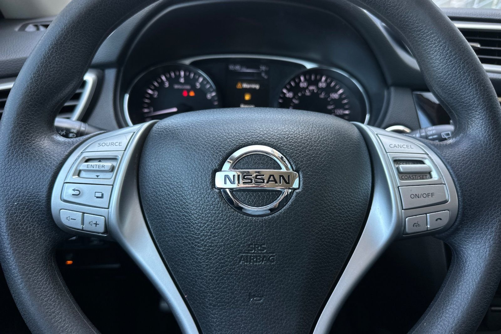 Used 2016 Glacier White Nissan SV image 23