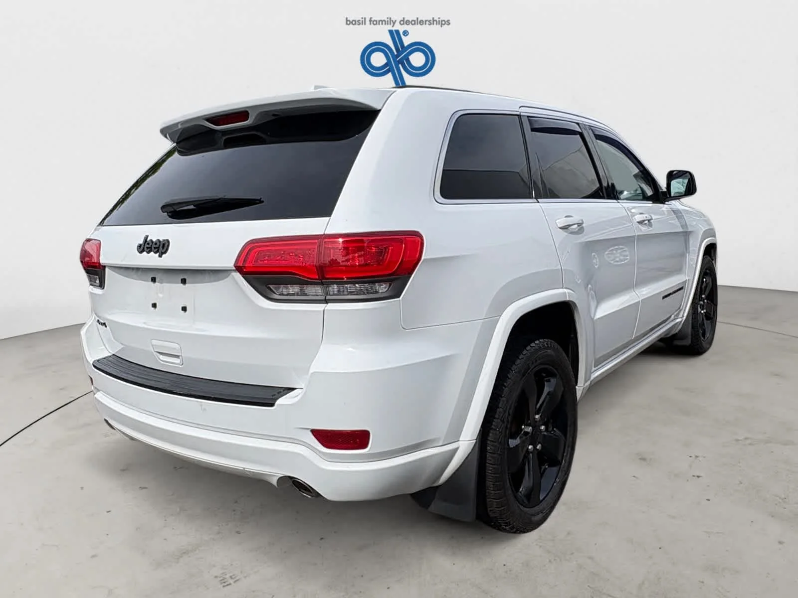Used 2014 Bright White Clearcoat Jeep Altitude image 6