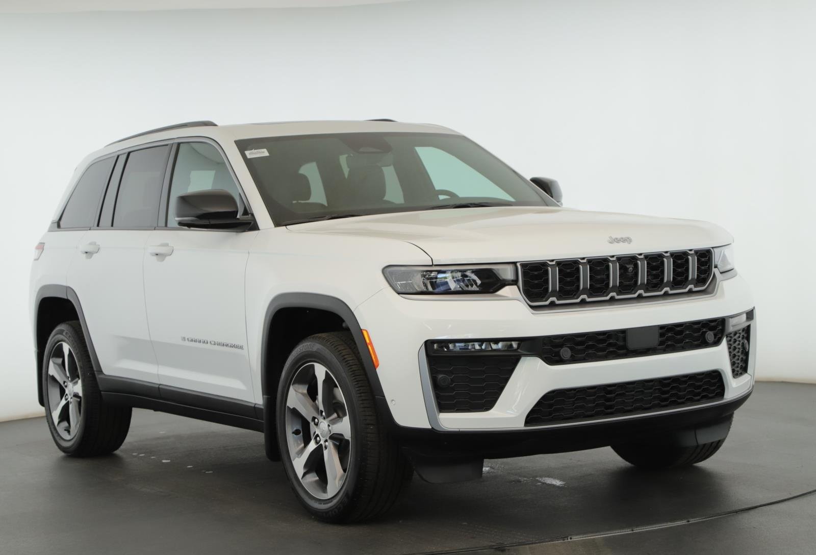 New 2026 Bright White Clear-Coat Exterior Paint Jeep Limited image 1