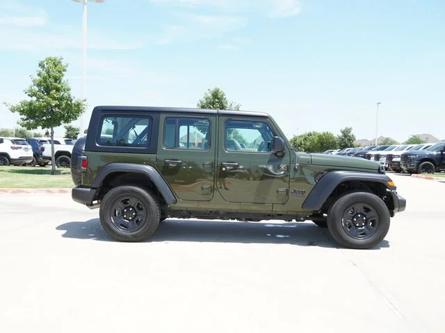 Used 2022 Green Jeep Unlimited Sport image 10
