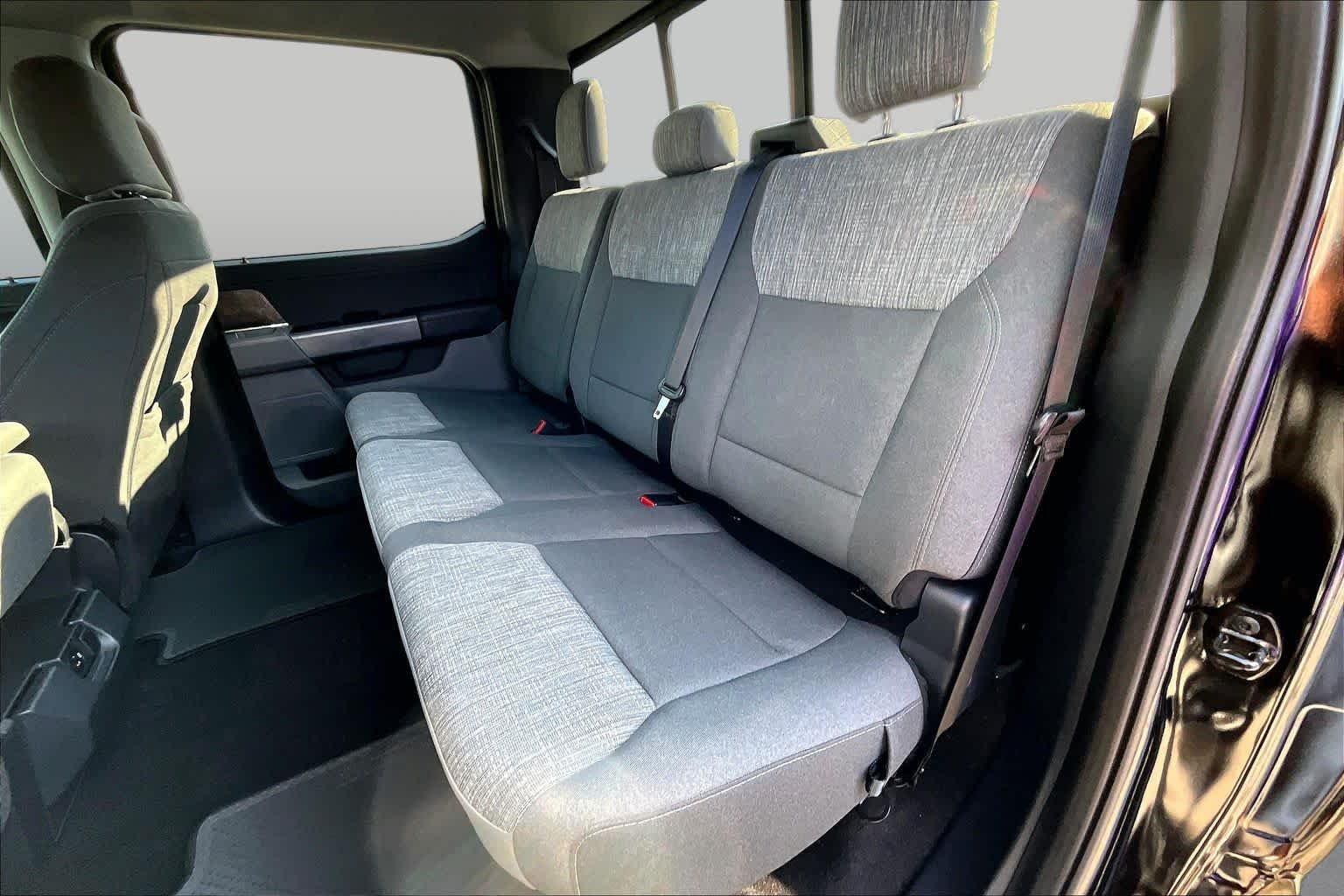 Used 2023 Agate Black Ford XLT image 21