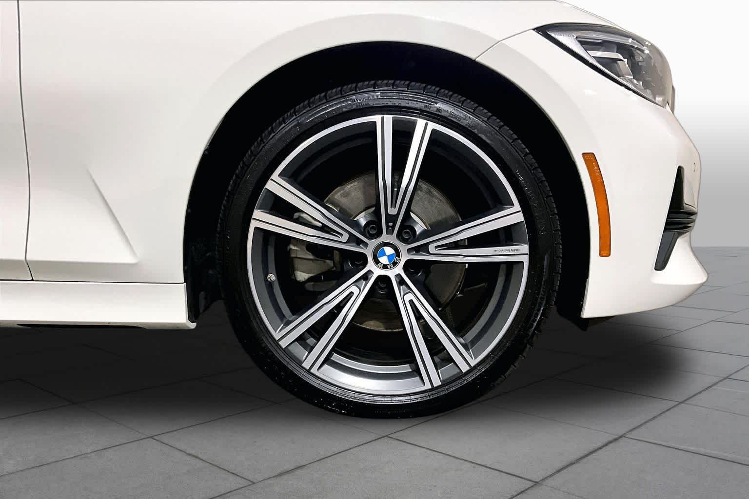 Used 2020 Alpine White BMW 330i xDrive image 10