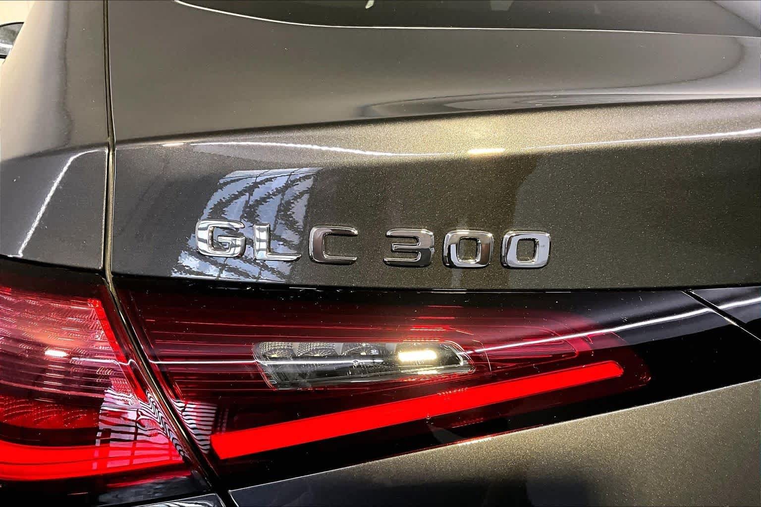 New 2026 Graphite Grey Metallic Mercedes-Benz GLC 300 image 6