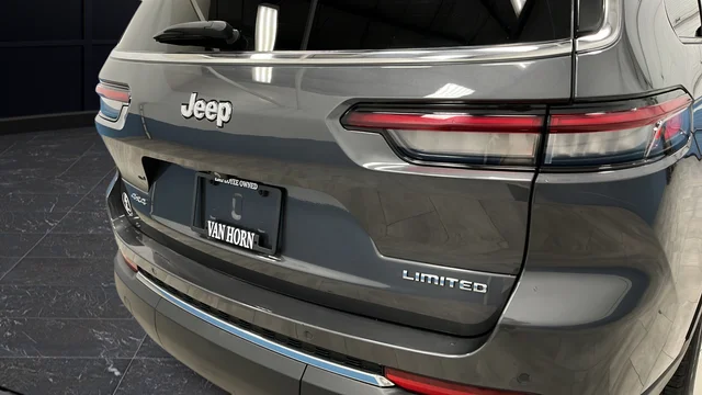 Used 2023 Gray Metallic Jeep Limited image 39
