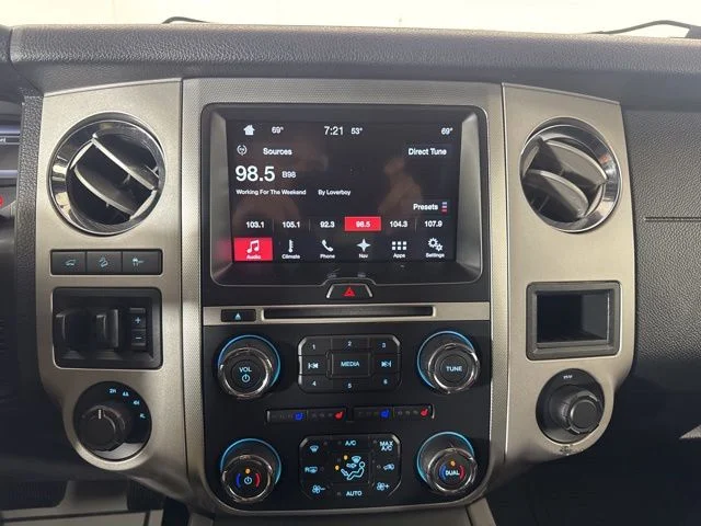 Used 2016 White Platinum Clearcoat Metallic Ford XLT image 16