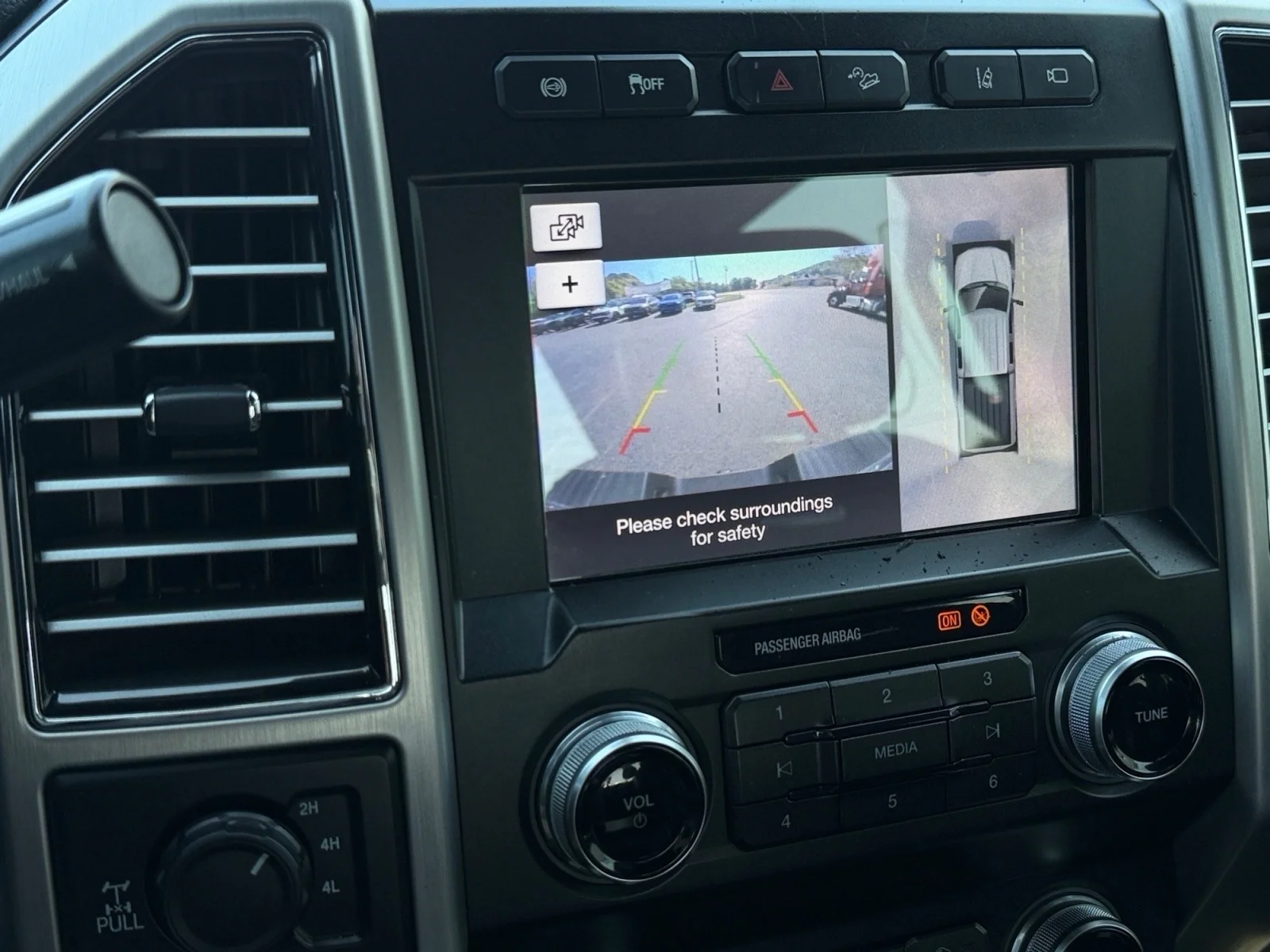 Used 2019 Ingot Silver Metallic Ford Platinum image 28