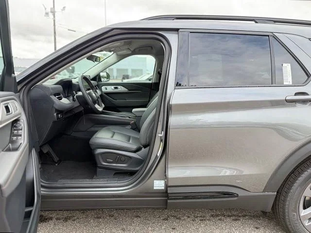 New 2026 Carbonized Gray Metallic Ford Active image 12
