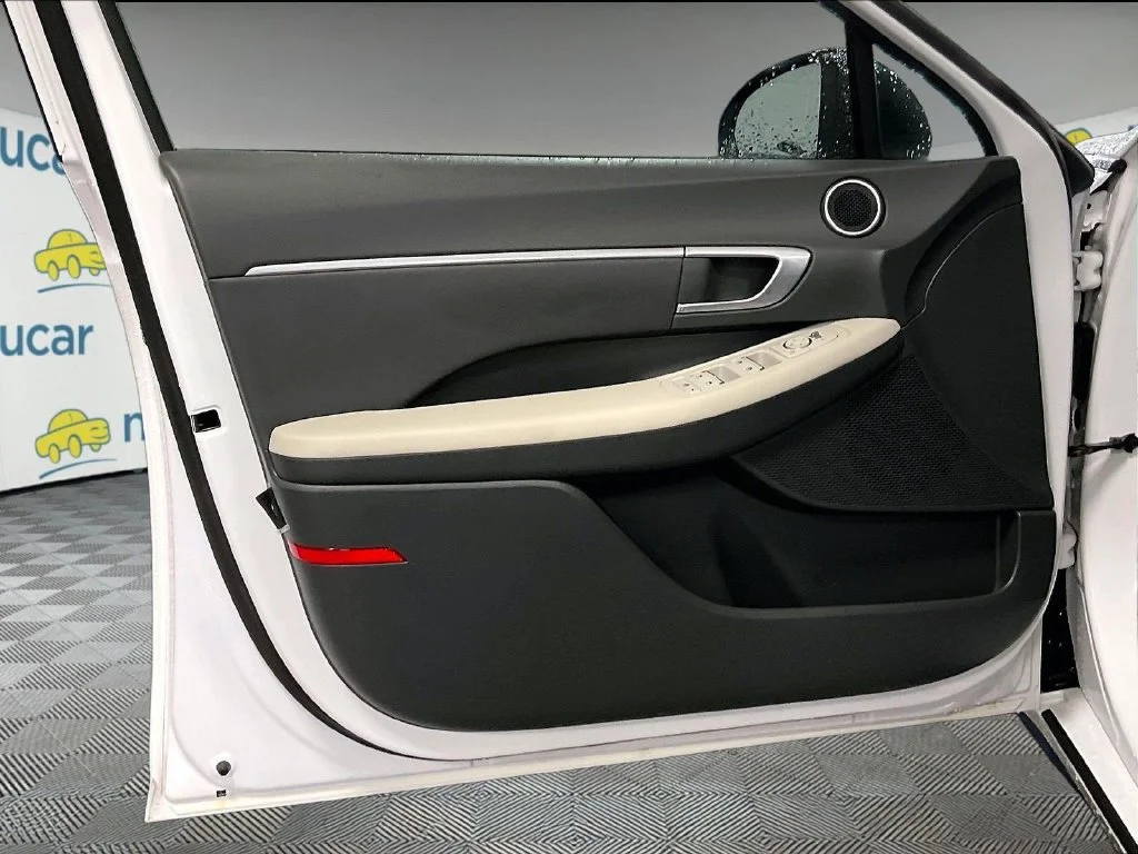 Certified Used 2023 White Hyundai SEL image 9