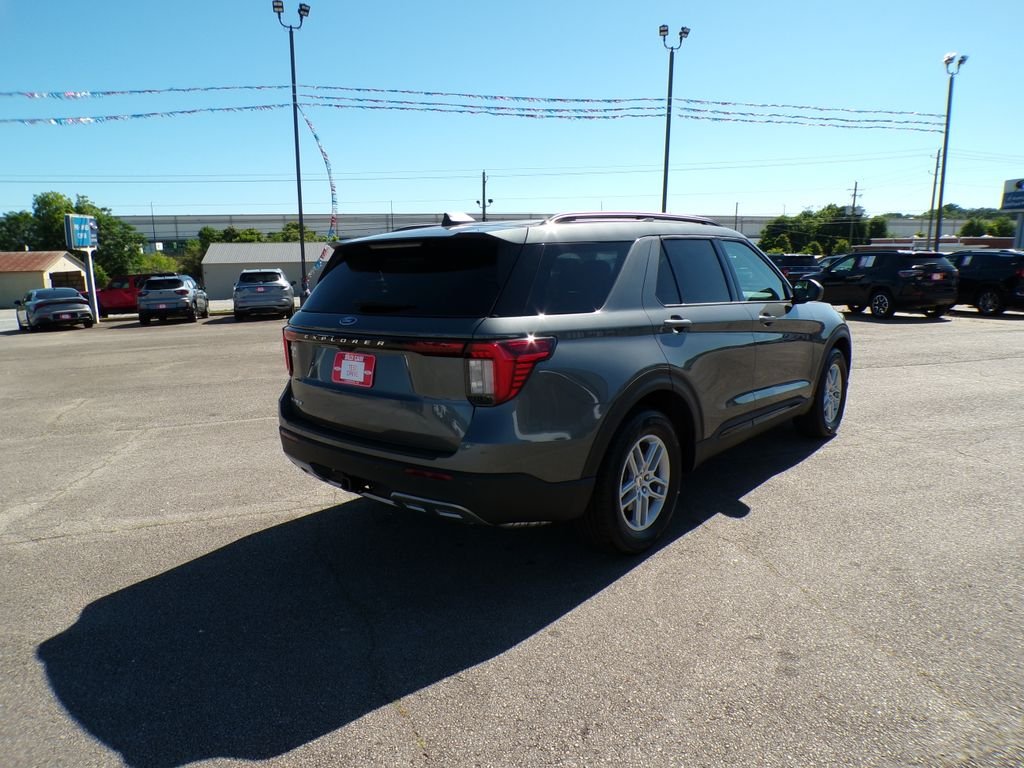New 2026 Carbonized Gray Metallic Ford Active image 7