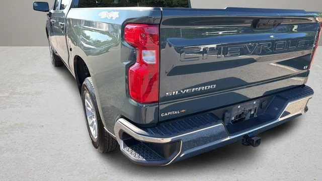 Used 2025 Gray Chevrolet LT image 33