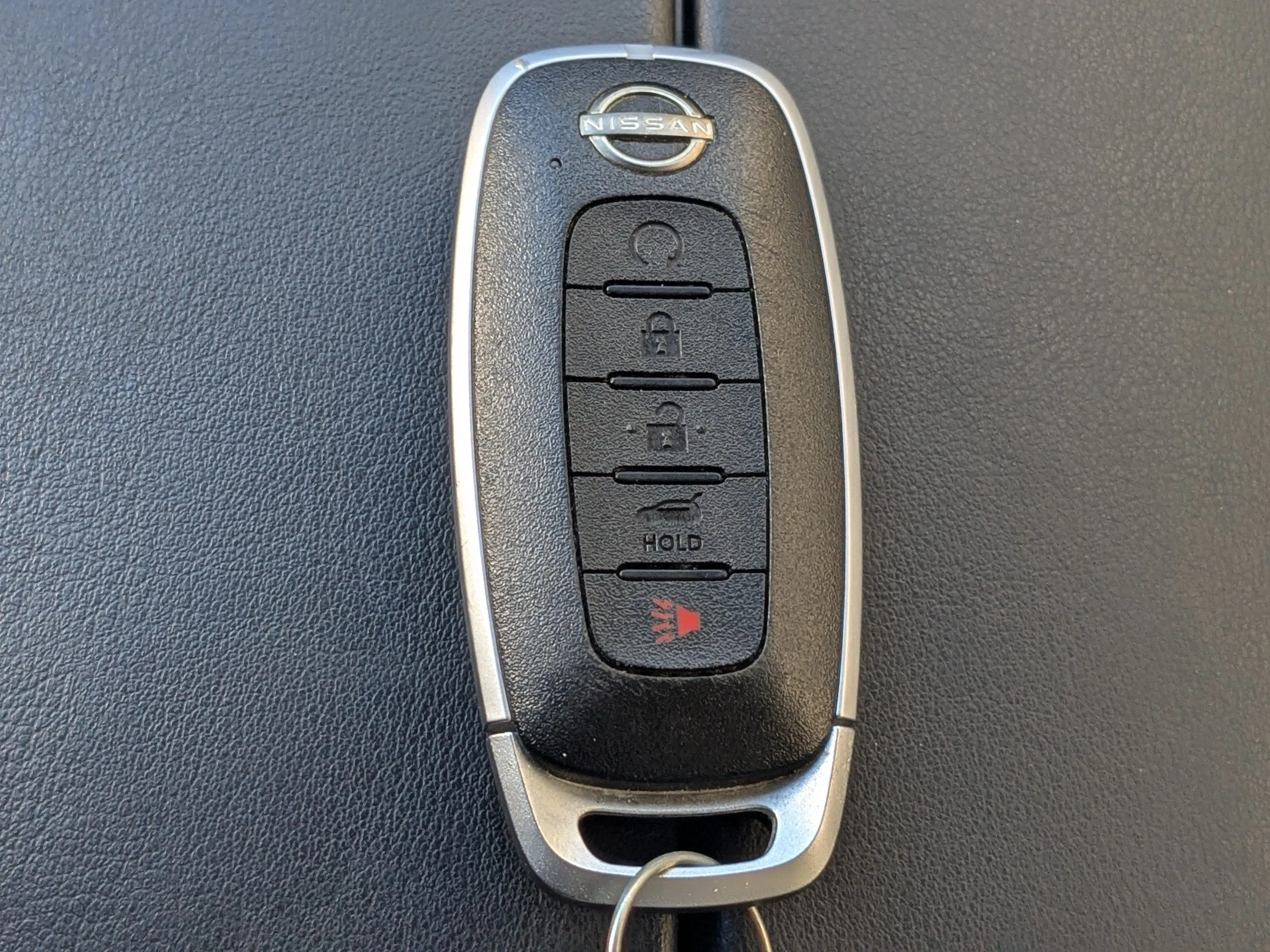 Used 2025 Super Black Nissan Platinum image 27