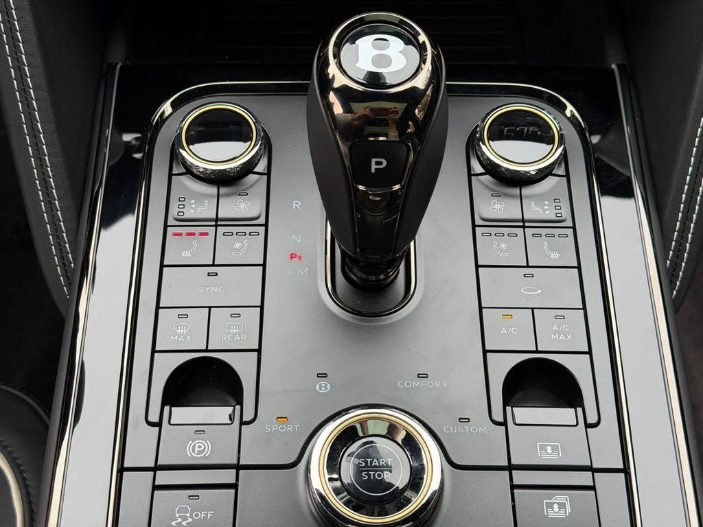 New 2026 Silver Bentley  image 30