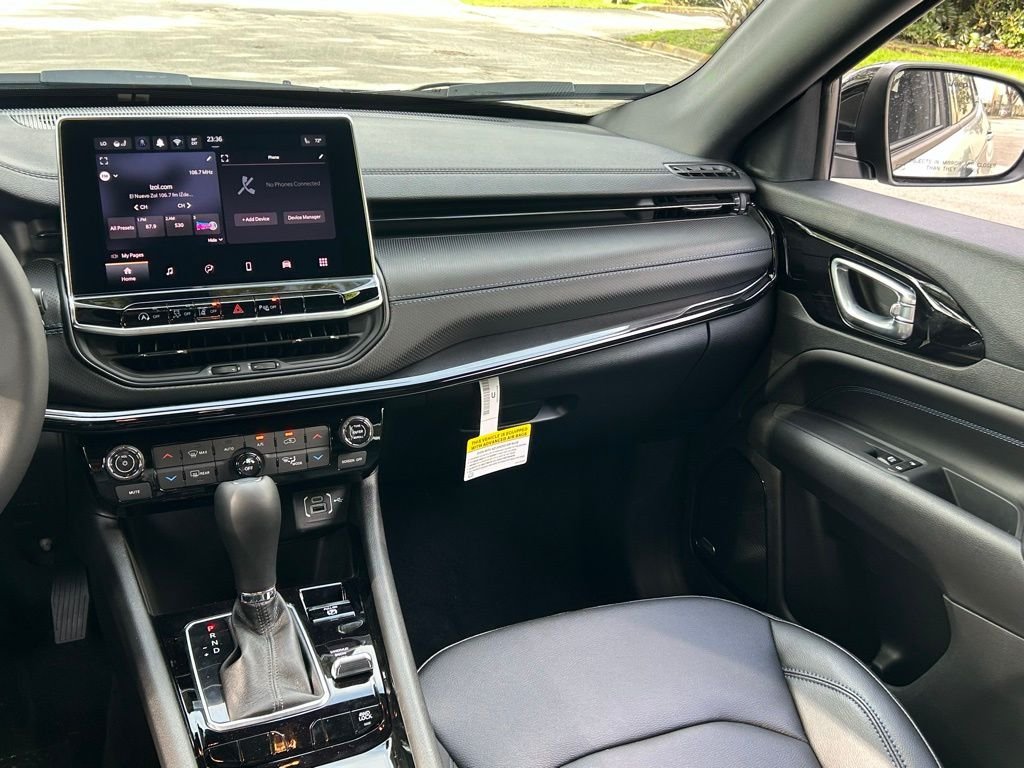 2025 Jeep Compass Limited - Photo 12