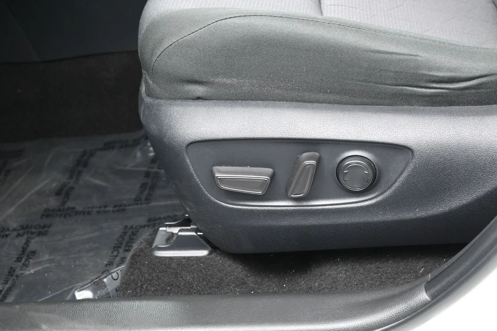 Used 2025 Ice Toyota XLE image 10
