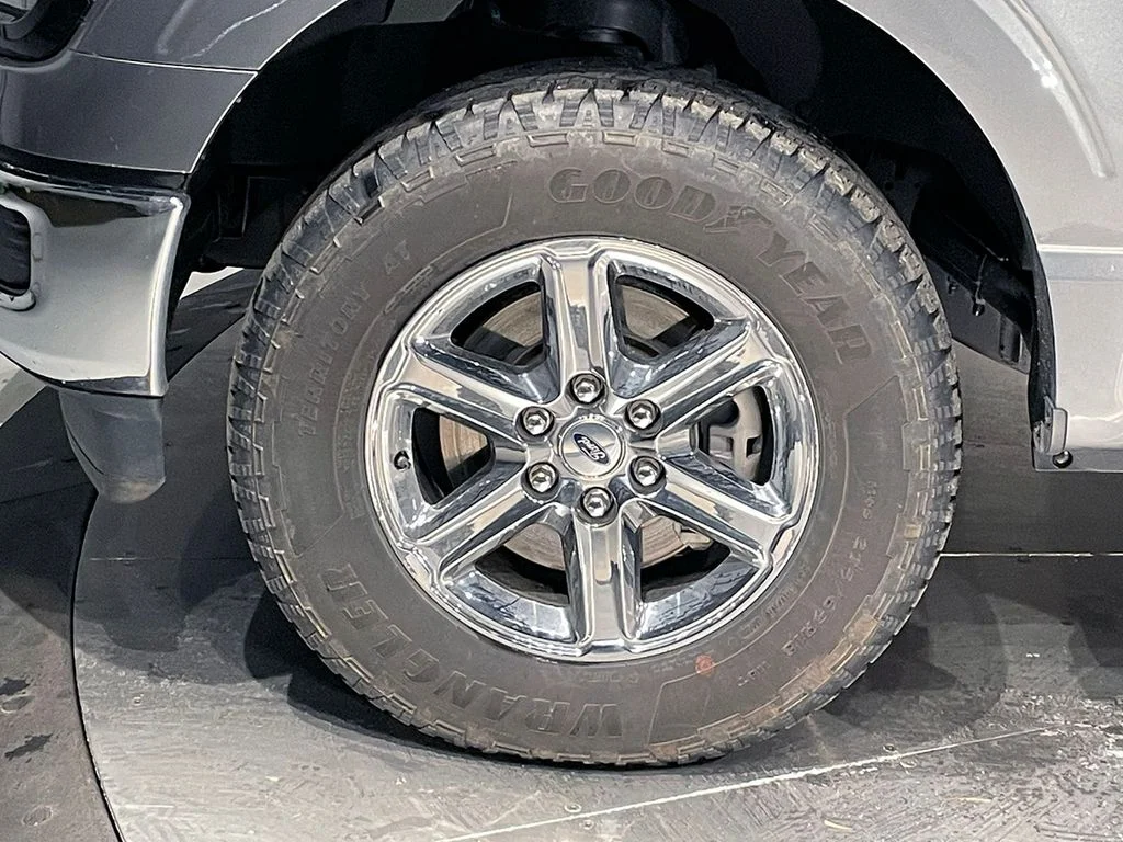 Used 2025 Gray Ford XLT image 32