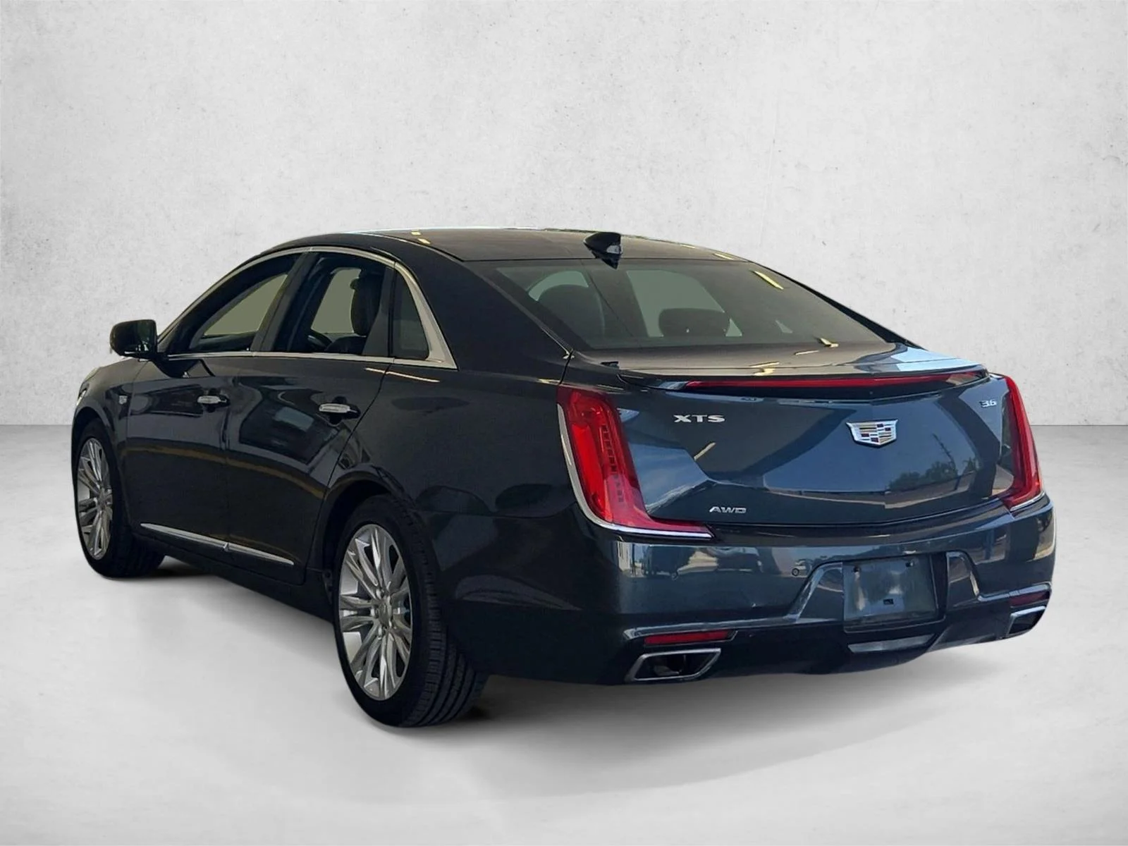 Used 2018 Stone Gray Metallic Cadillac Luxury image 7