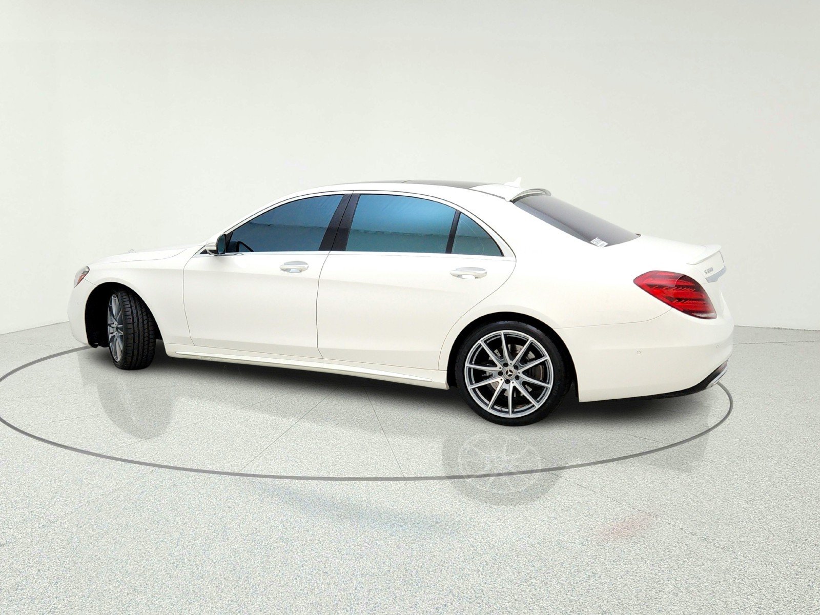 Used 2018 designo Diamond White Mercedes-Benz S 560 image 13