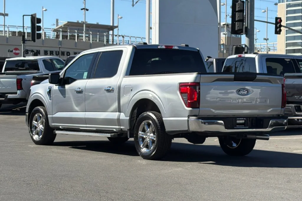 Used 2025 Silver Metallic Ford XLT image 6