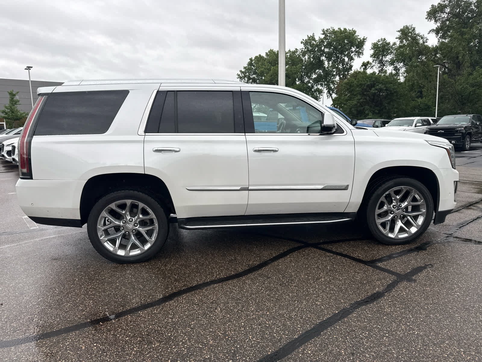 Used 2020 Crystal White Tricoat Cadillac Luxury image 5