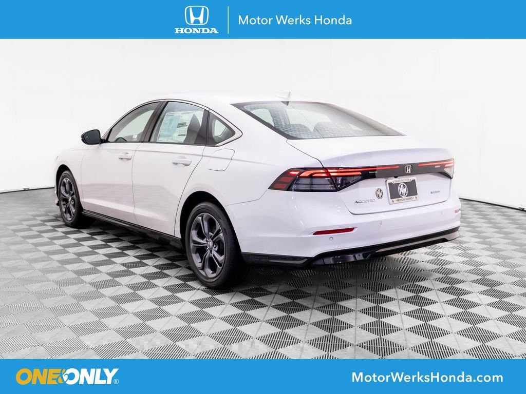 New 2026 Platinum White Pearl Honda EX-L image 3