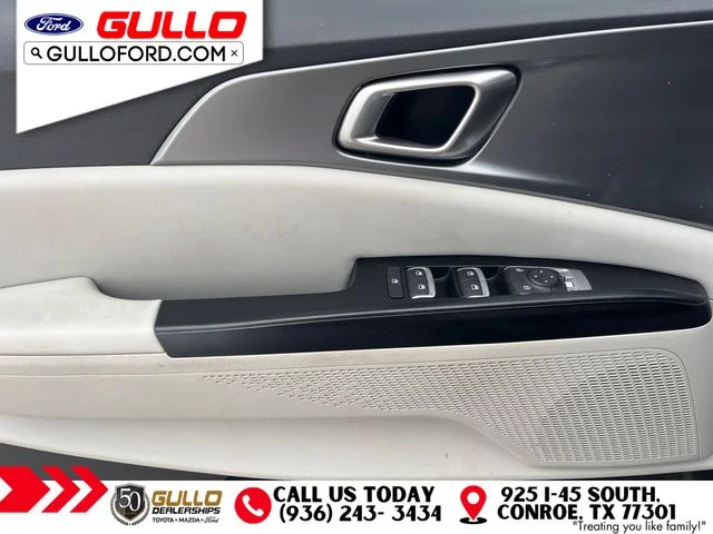 Used 2023 Snow White Pearl Kia LX Seat Package image 19