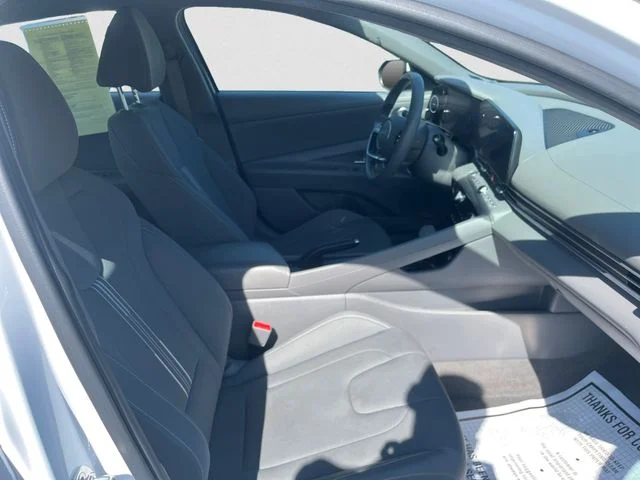 Used 2024 White Hyundai SEL image 15