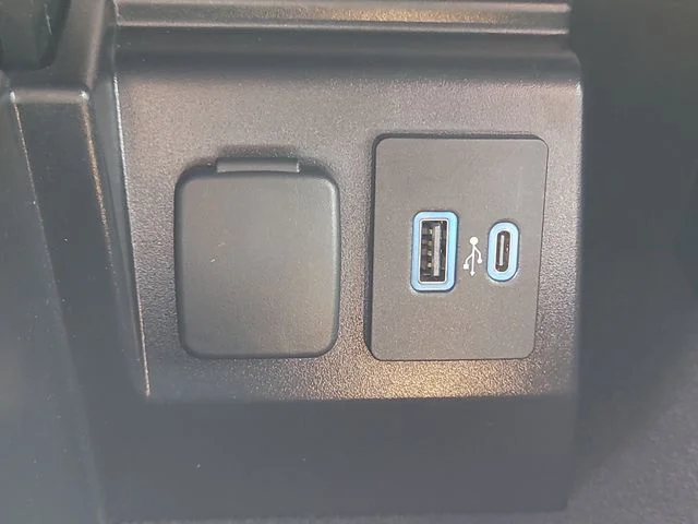 Used 2023 Silver Ford XLT image 27