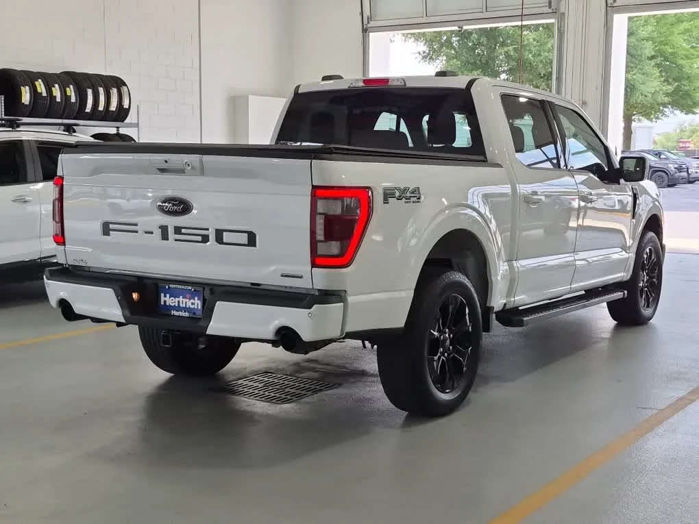 Certified Used 2023 Oxford White Ford LARIAT image 4