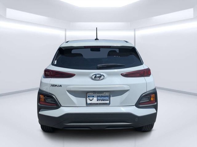 Used 2019 White Hyundai SE image 4