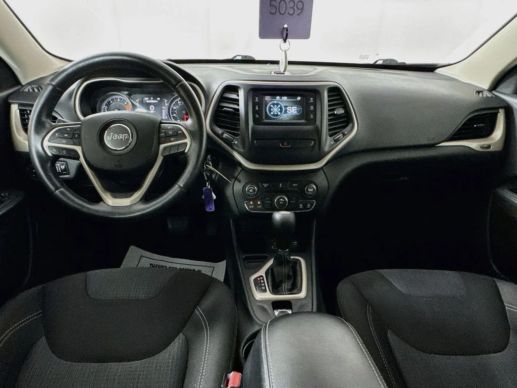 Used 2016 Black Jeep Latitude image 25