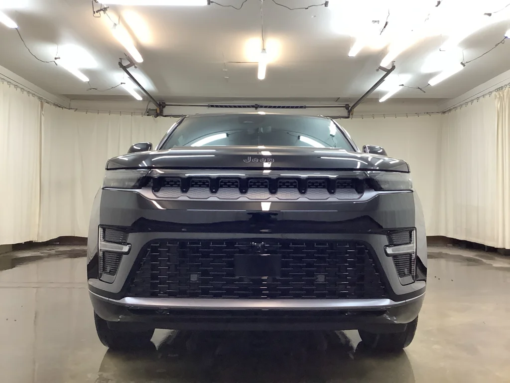 New 2026 High Gloss Black Exterior Paint Jeep Grand Wagoneer image 11