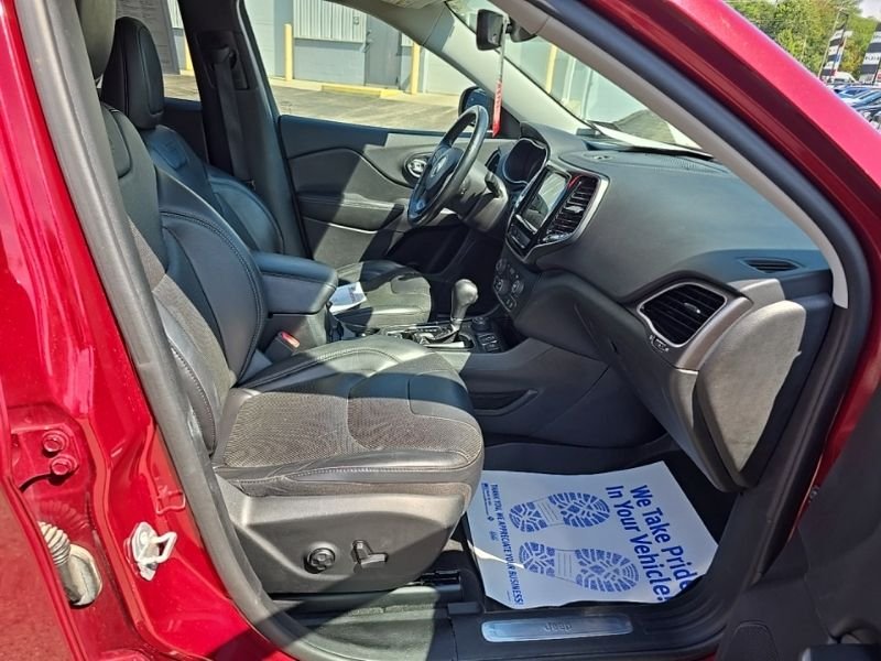 Used 2019 Red Jeep Limited image 35