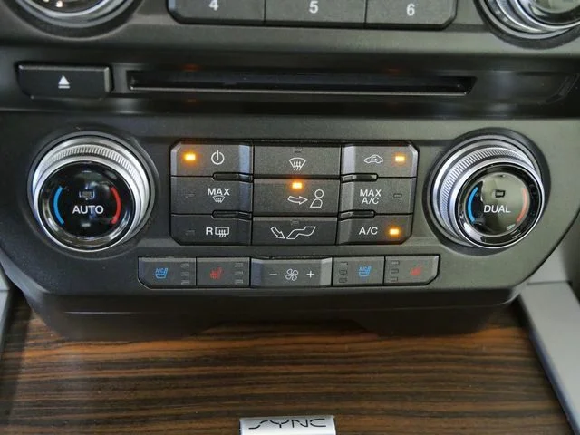 Used 2015 Blue Ford Lariat image 28