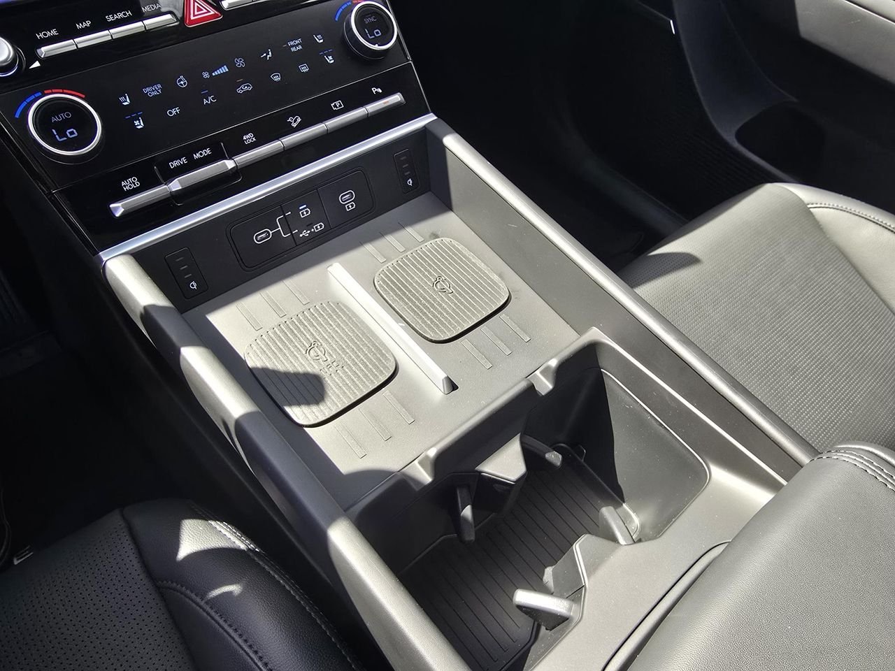 New 2027 Phantom Black Hyundai Limited image 22