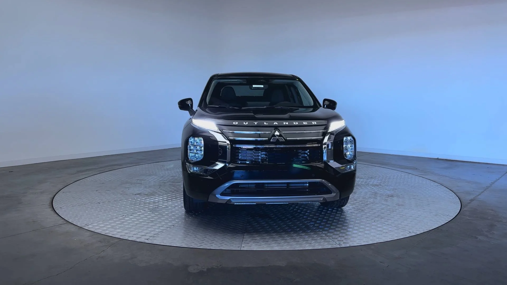 New 2026 Labrador Black Pearl Mitsubishi SE image 3