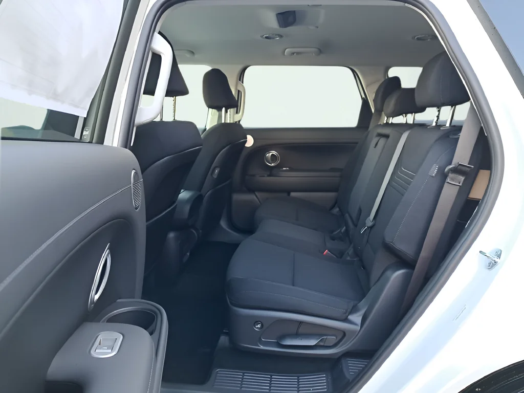New 2026 White Hyundai SE image 12