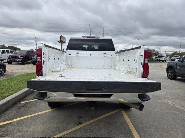 Used 2024 Summit White Chevrolet LT image 26