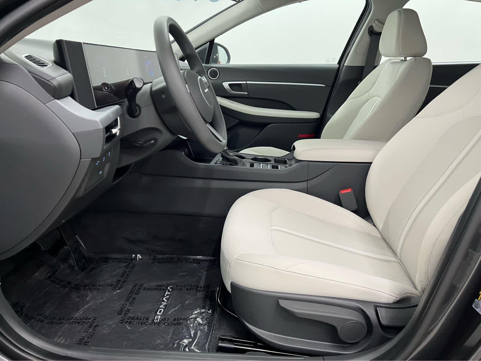 Used 2025 Portofino Gray Hyundai SE image 12