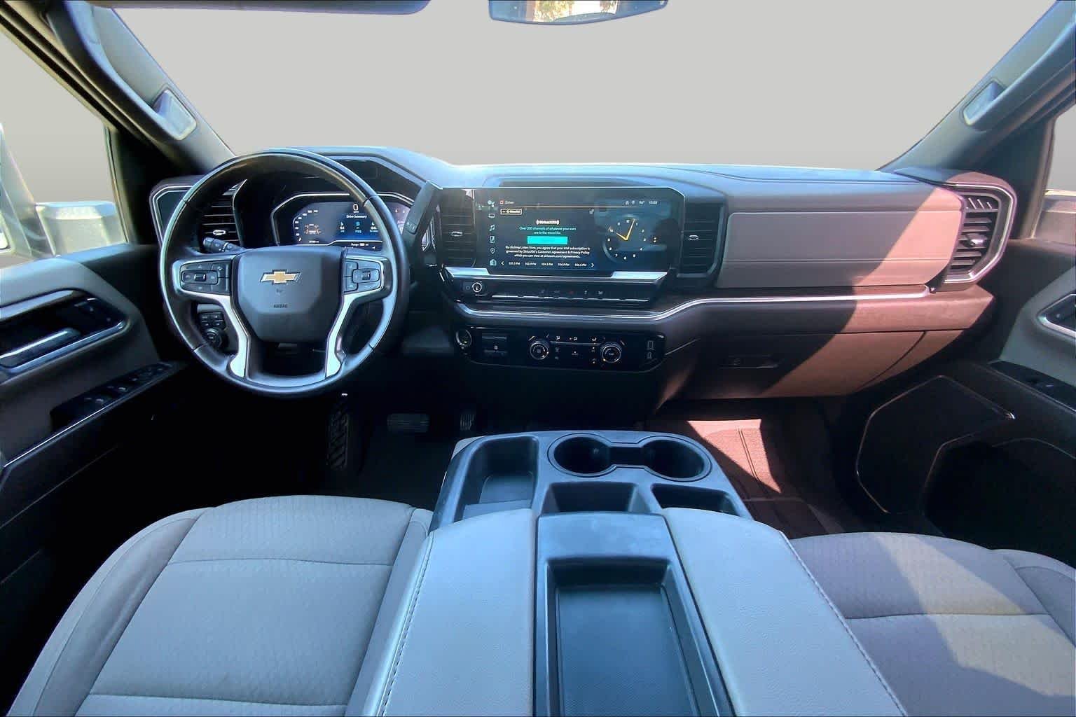 Used 2024 Summit White Chevrolet LT image 15