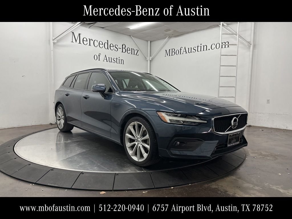2020 Volvo V60 T5 Momentum's photo